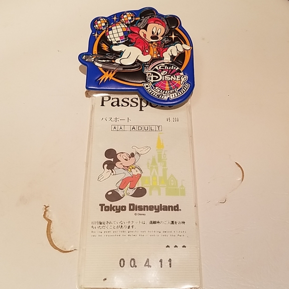 COPY 🇺🇦 Tokyo Disneyland passport pass